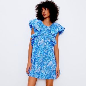 Printed dress with ruffle